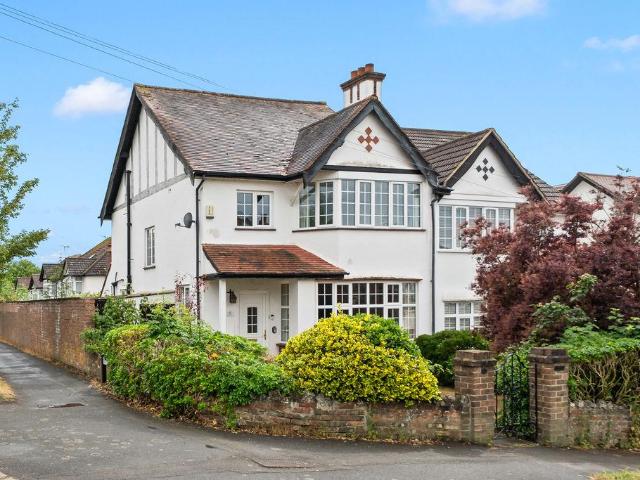 House for sale in Carshalton Beeches, Greater London