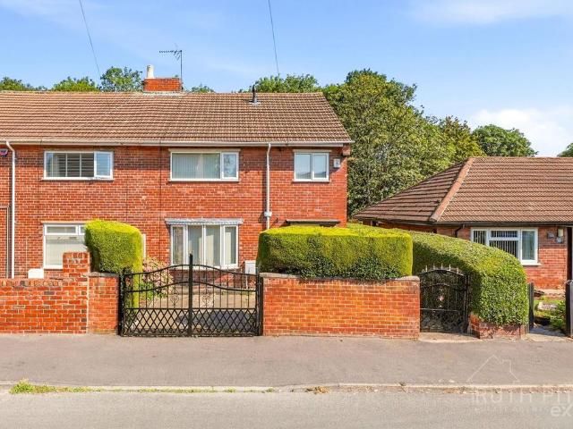 House for sale in South Kirkby and Moorthorpe, South Kirkby