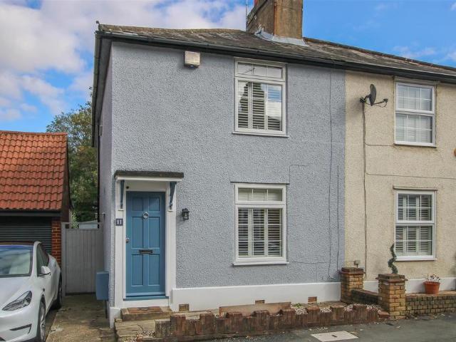 House for sale in Navestock Side, Essex