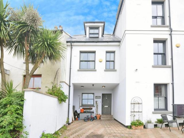 House for sale in West Hill, Guestling Green