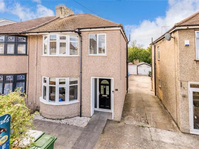 House for sale in Barnes Cray, Greater London