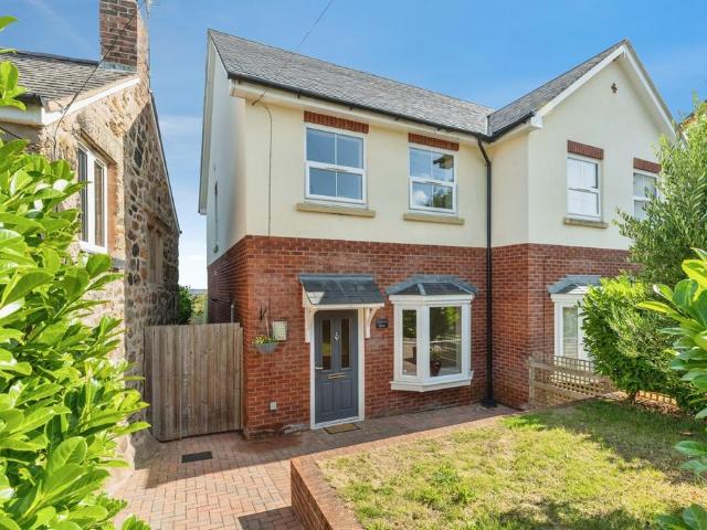 House for sale in Leeswood and Pontblyddyn, Pont-Y-Bodkin