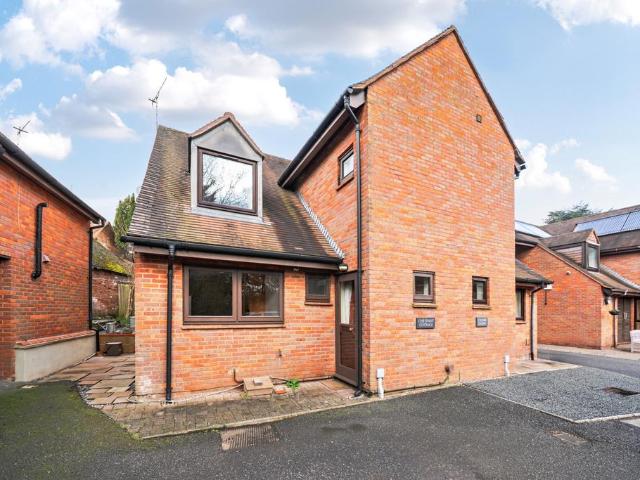 House for sale in Chalfont St. Peter, Denham