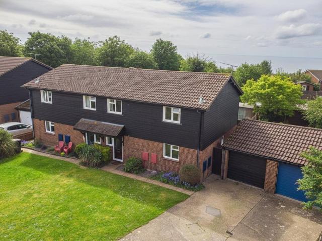 House for sale in Emmbrook, Wokingham
