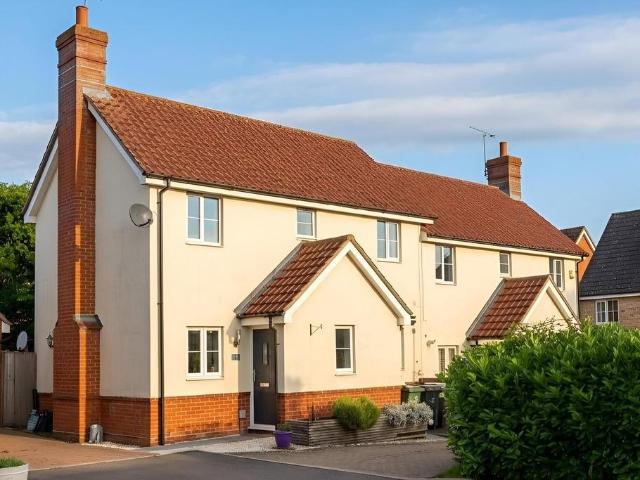 House for sale in Noak Bridge, Essex