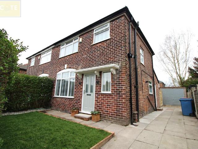 House for sale in Higher Irlam, Salford