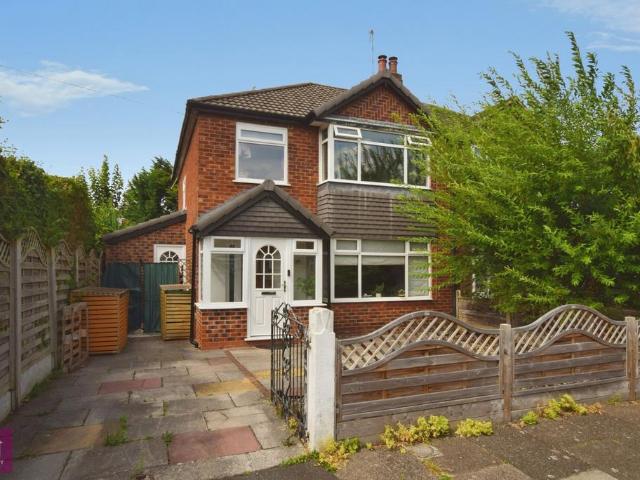 House for sale in Ashton upon Mersey, Trafford Park