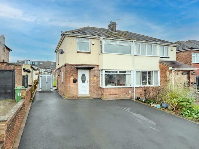 House for sale in Calverley, West Yorkshire