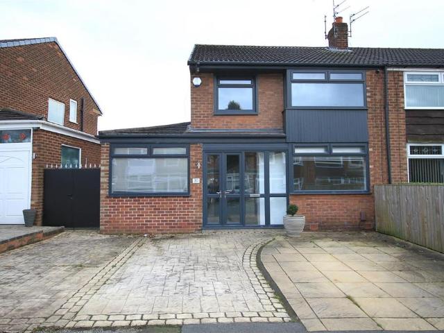 House for sale in Haughton Green, Greenheys