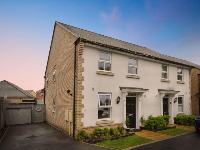 House for sale in Chipping Hill, Essex
