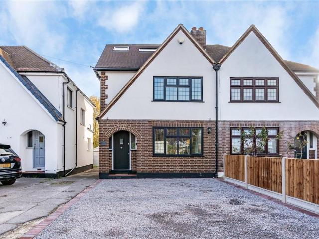 House for sale in Hornchurch, Greater London