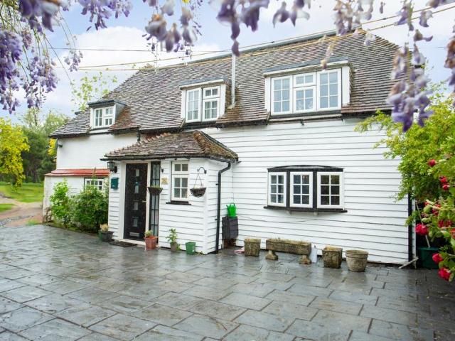 House for sale in Elvington, Ash
