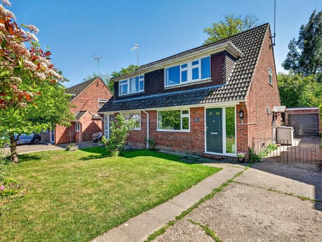 House for sale in Finchampstead