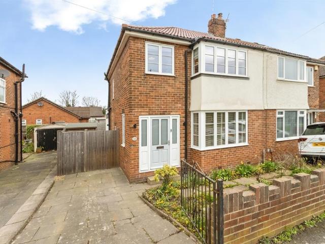House for sale in Whitkirk, Colton