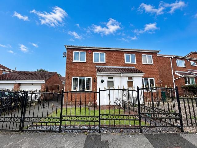 House for sale in Buttershaw, West Yorkshire