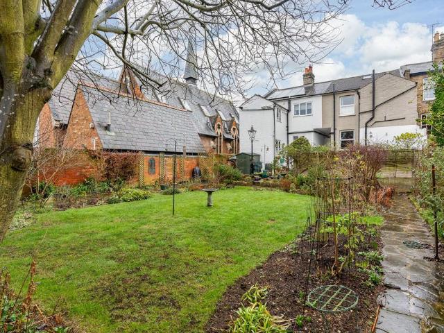 House for sale in Kings Hill, Colliers End