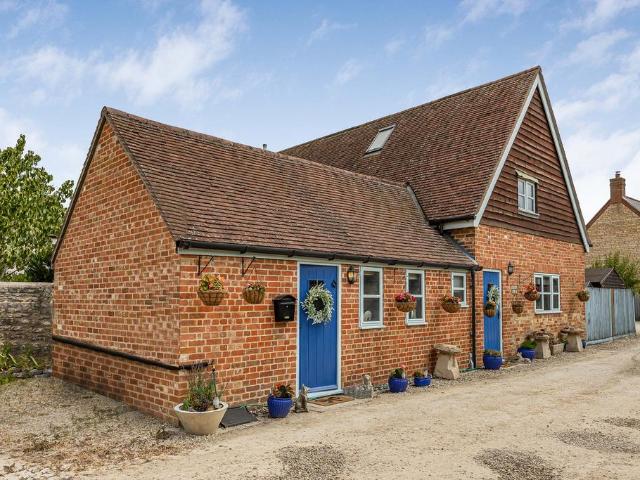 House for sale in Evershot, Oxfordshire