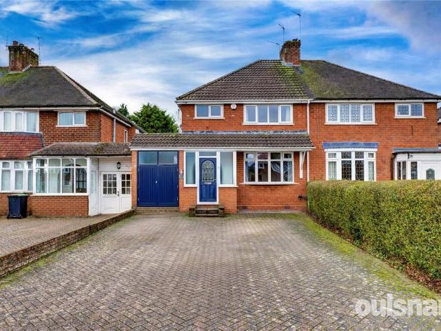 House for sale in Bromsgrove, Worcestershire