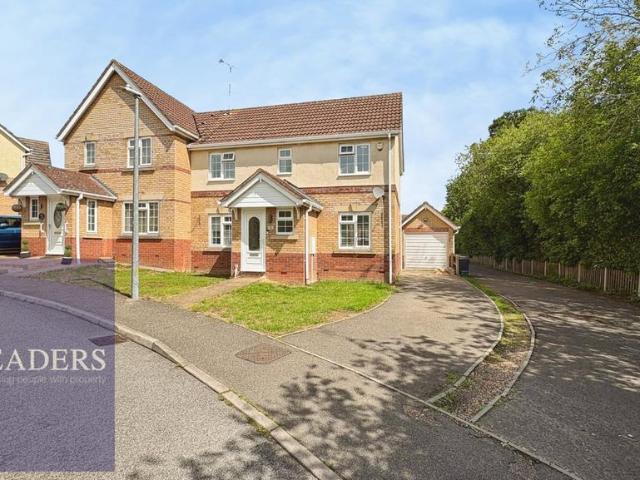 House for sale in Chipping Hill, Essex