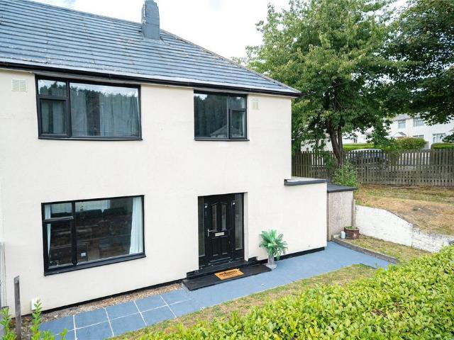 House for sale in Moor Allerton, West Yorkshire