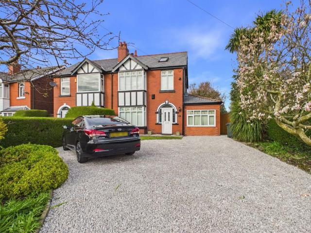 House for sale in Roby Mill, Lancashire