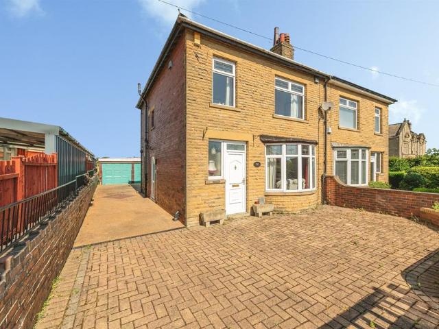 House for sale in Dewsbury, West Yorkshire