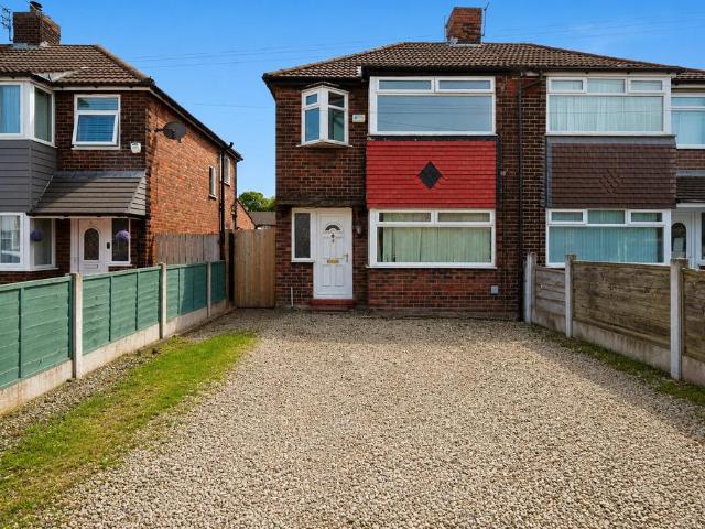 House for sale in Barton upon Irwell, Salford