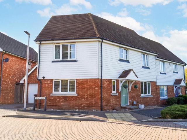 House for sale in The Mount, Frindsbury