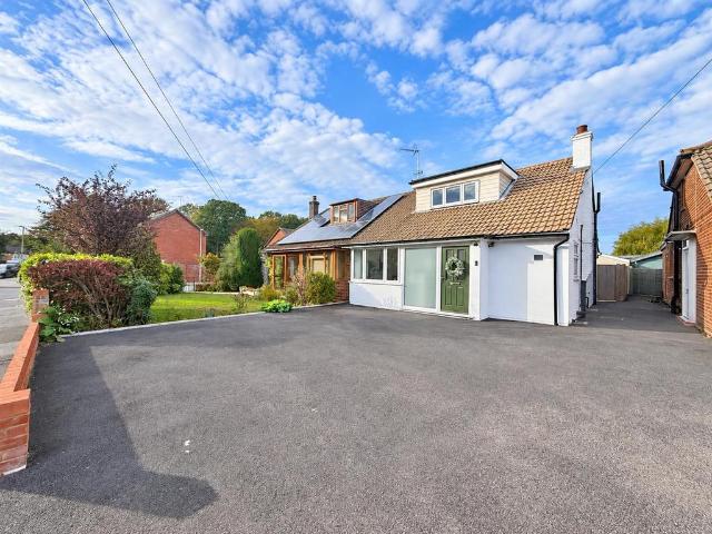 House for sale in Hutton, Navestock Side