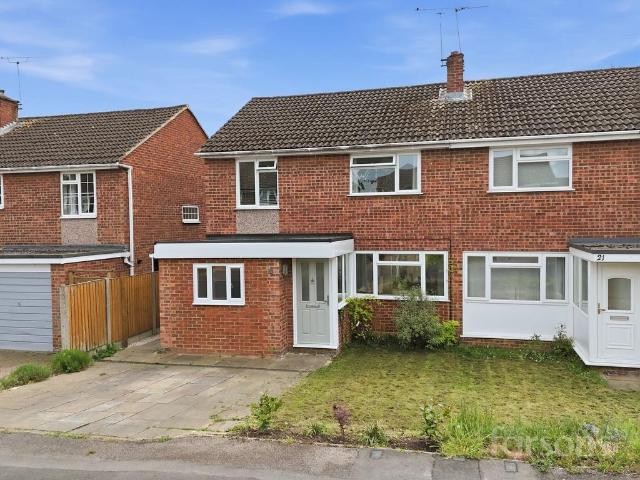 House for sale in Pilgrims' Hatch, Navestock Side
