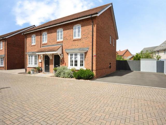House for sale in Bedford