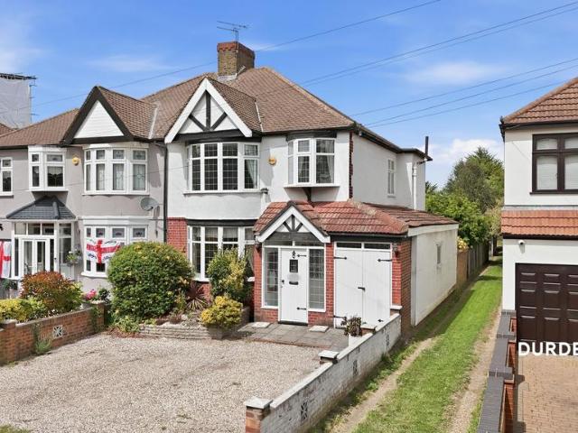 House for sale in Gidea Park, Greater London