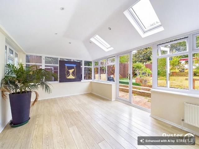 House for sale in South Stanmore, Greater London