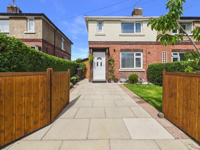 House for sale in Roby Mill, Lancashire