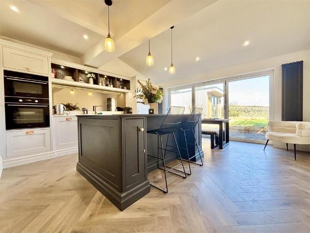 House for sale in Northowram, West Yorkshire