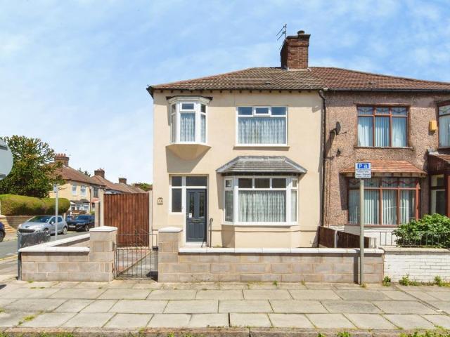 House for sale in Calderstones