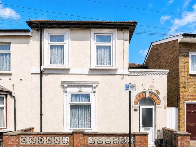 House for sale in Forest Gate, Greater London