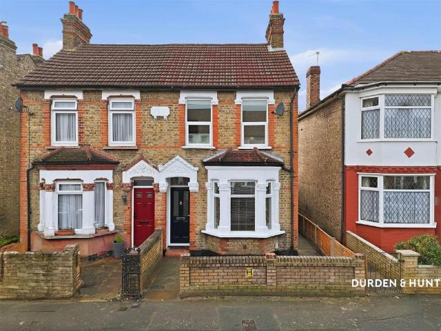 House for sale in Rush Green, Greater London