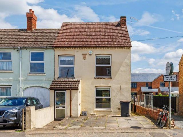 House for sale in Woodford
