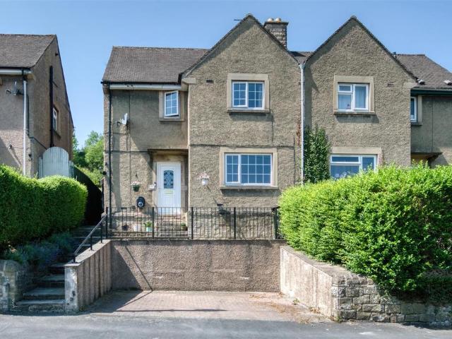 House for sale in Froggatt, East Midlands