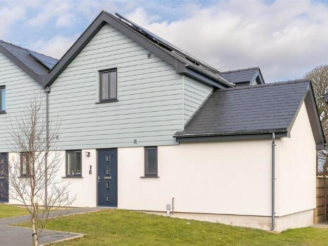 House for sale in Llanfair-Mathafarn-Eithaf, Brynteg