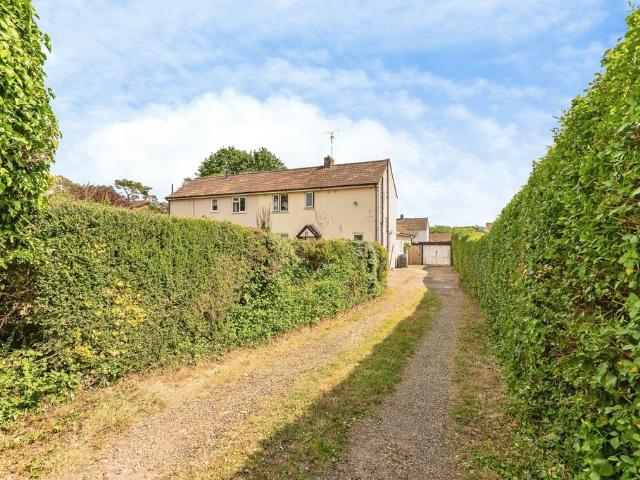 House for sale in Barton In Fabis, East Midlands