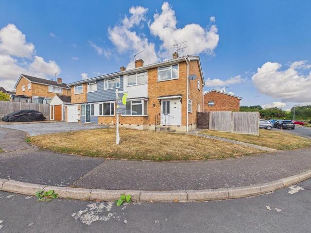 House for sale in Chipping Hill, Essex
