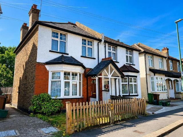 House for sale in Carshalton-on-the-Hill, Greater London