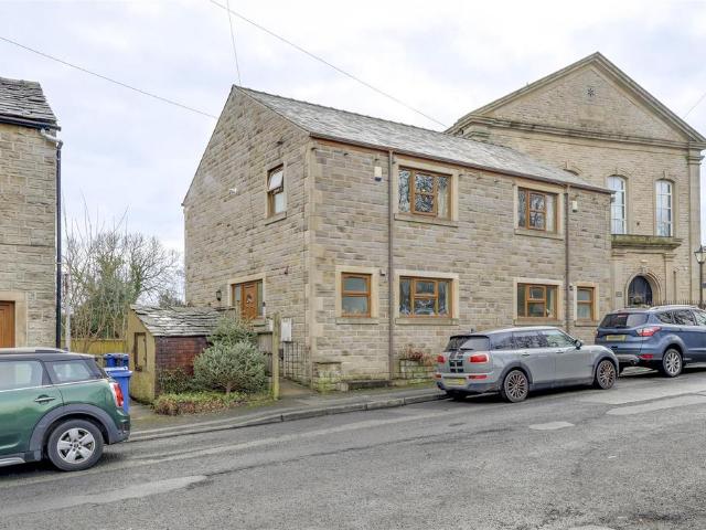 House for sale in Kirklees, Bury