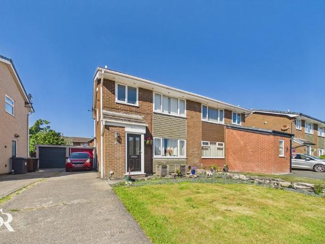 House for sale in Charlesworth, East Midlands