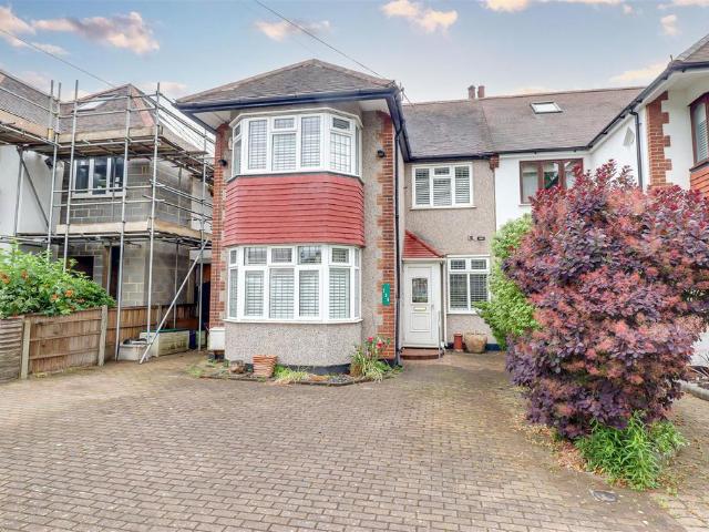 House for sale in Alton Barnes, Essex