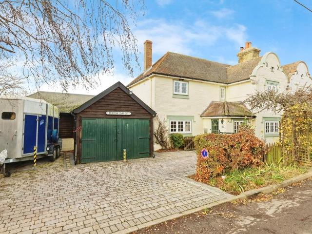 House for sale in Ash, Kent