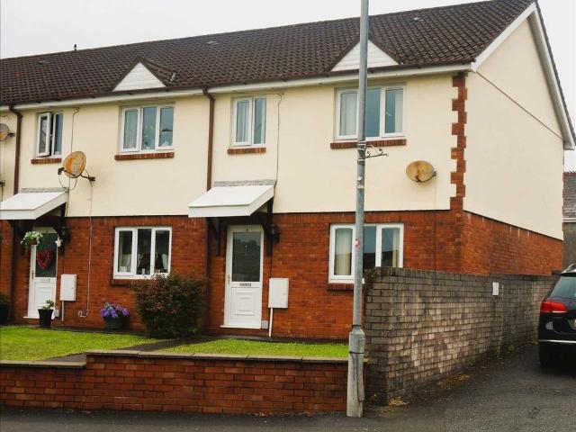 House for sale in Llannon, Cefneithin