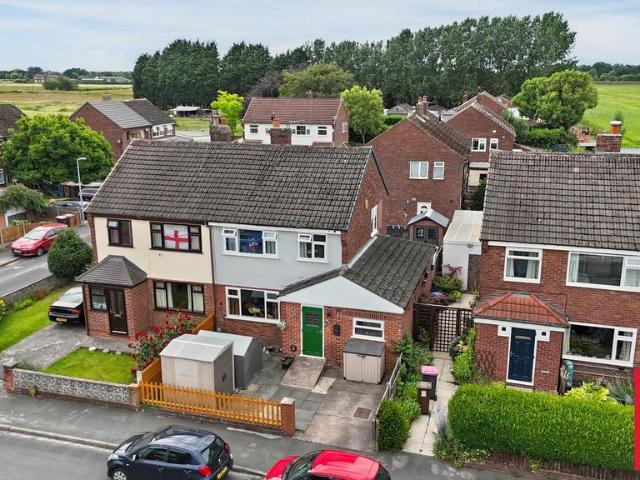 House for sale in Lower Irlam, Salford